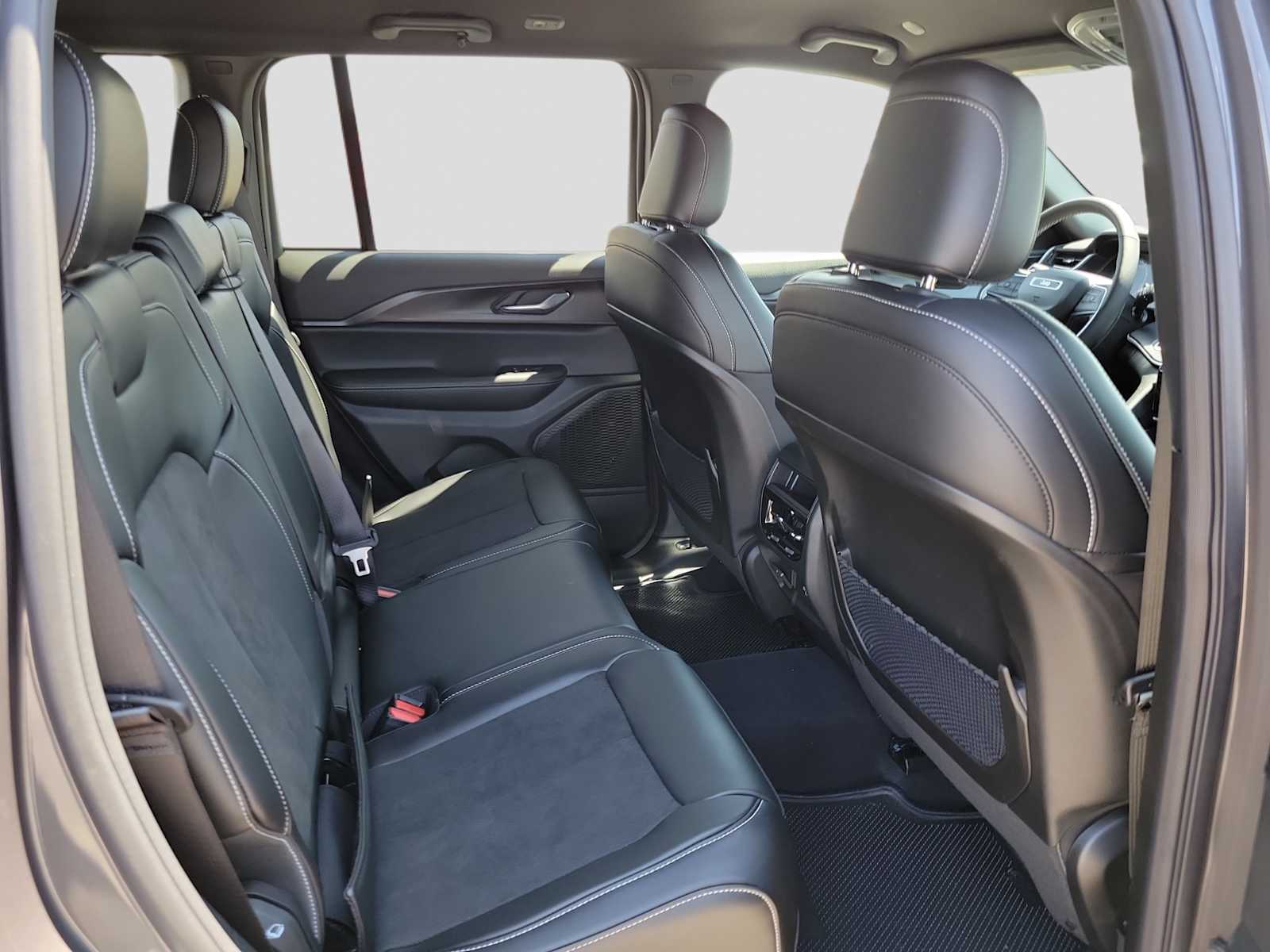 Thumbnail: 2025 Jeep Grand Cherokee - 13