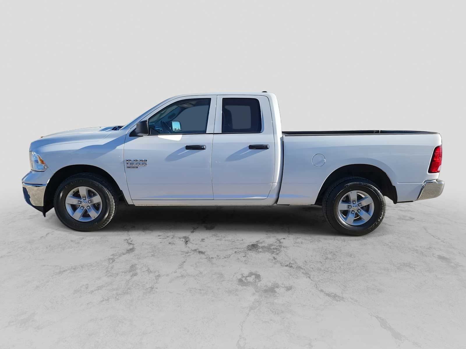 Thumbnail: 2024 RAM 1500 Classic - 3