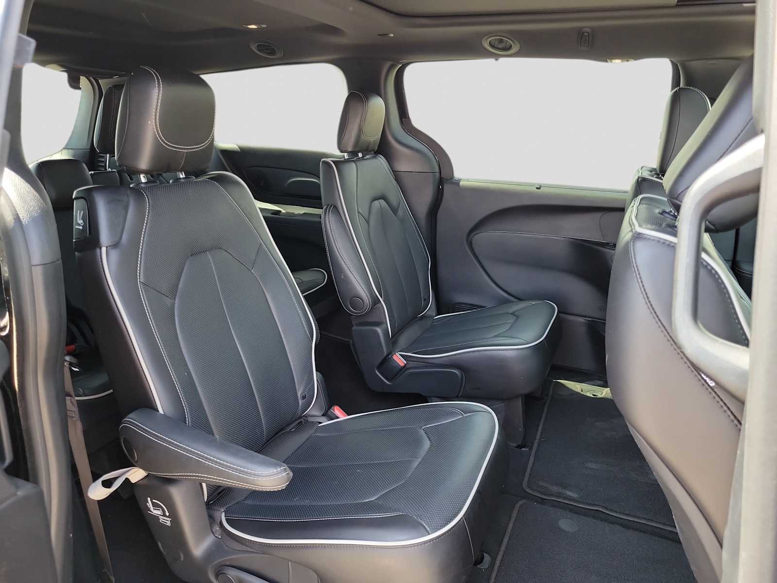 Thumbnail: 2023 Chrysler Pacifica - 13