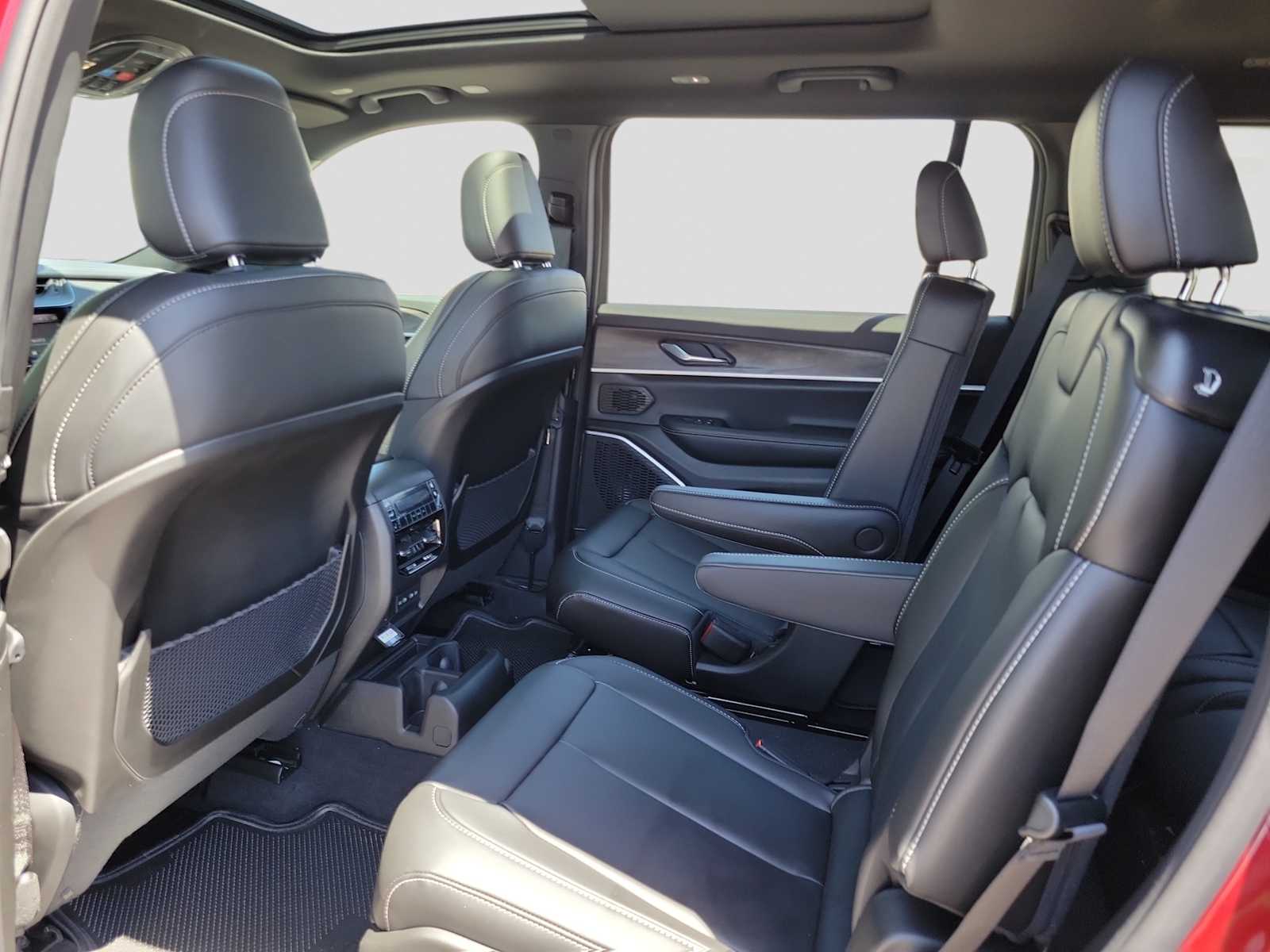 Thumbnail: 2026 Jeep Grand Cherokee - 8