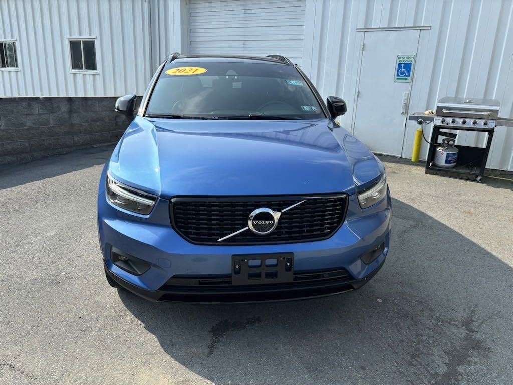 Used 2021 Volvo XC40 R-Design with VIN YV4162UMXM2493639 for sale in Forest City, PA