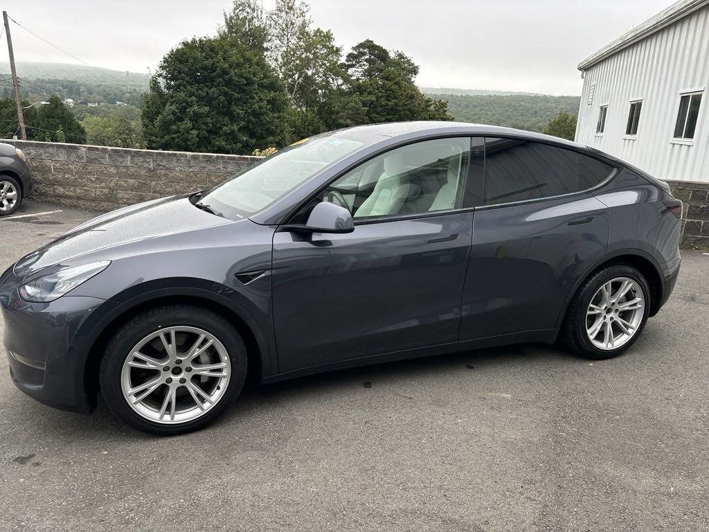 Used 2021 Tesla Model Y Long Range with VIN 5YJYGDEE0MF211216 for sale in Forest City, PA