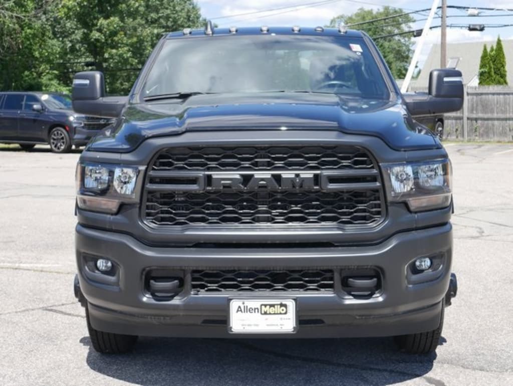 New 2024 Ram 3500 3500 TRADESMAN CHASSIS REGULAR CAB 4X4 60' CA Pickup