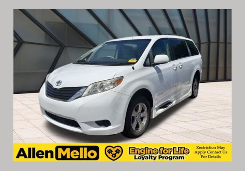 Used 2011 Toyota Sienna LE Minivan/Van