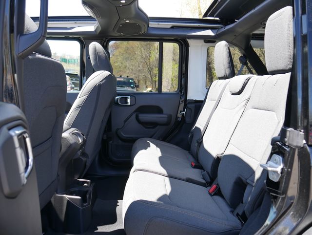 2026 Jeep Wrangler 4-Door Willys - Photo 20