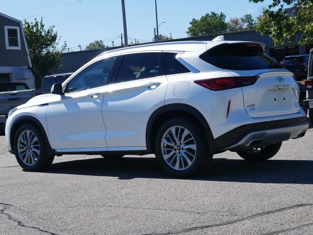 2023 Infiniti QX50 Luxe photo 4