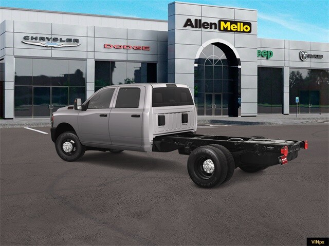 2023 Ram 3500 Tradesman photo 2