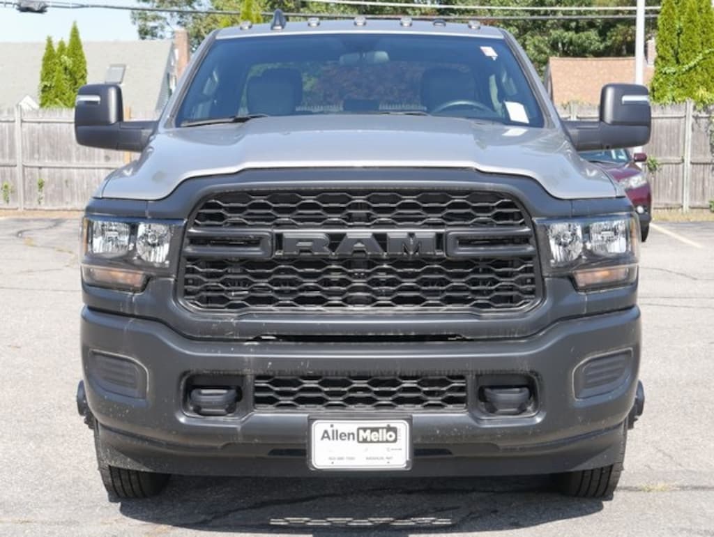 New 2023 Ram 3500 3500 TRADESMAN CREW CAB CHASSIS 4X4 60' CA Pickup