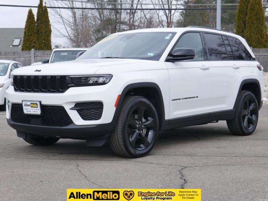 Used 2023 Jeep Grand Cherokee Altitude SUV