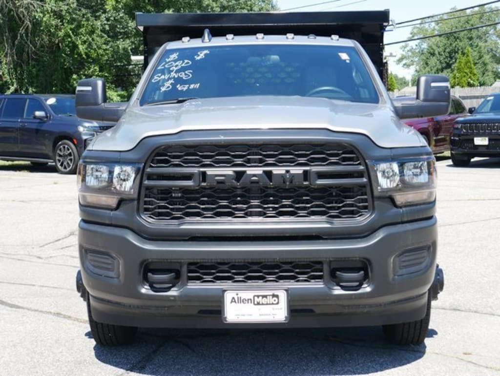 New 2023 Ram 3500 3500 TRADESMAN CREW CAB CHASSIS 4X4 60' CA Pickup