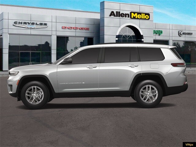 2025 Jeep Grand Cherokee Laredo photo 3