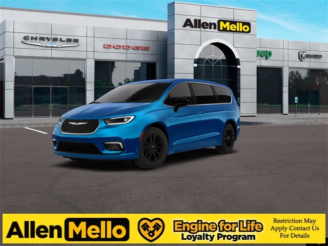 2026 Chrysler Pacifica Select's photo