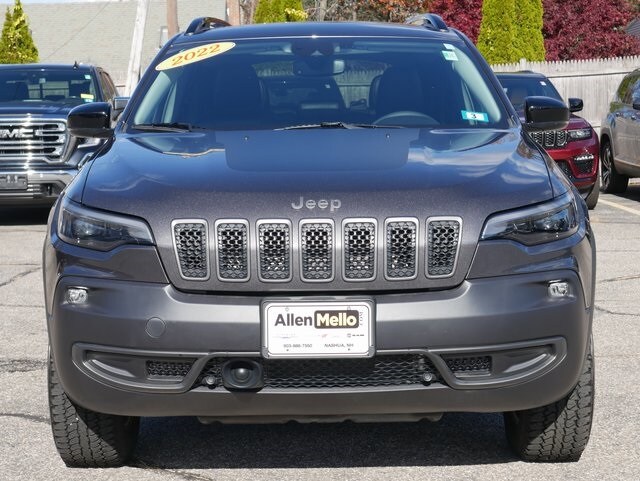 2022 Jeep Cherokee Trailhawk photo 2