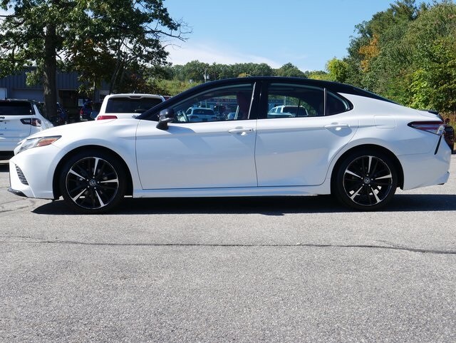 2019 Toyota Camry XSE photo 3