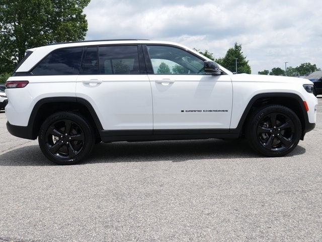 Used 2024 Jeep Grand Cherokee Altitude with VIN 1C4RJHAG0R8575616 for sale in Nashua, NH