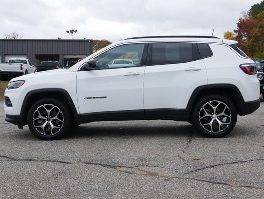 Used 2024 Jeep Compass Latitude SUV