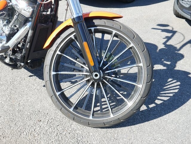 2023 Harley Davidson FXBR / Breakout photo 3