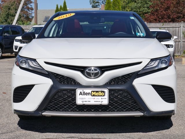 2019 Toyota Camry XSE photo 2