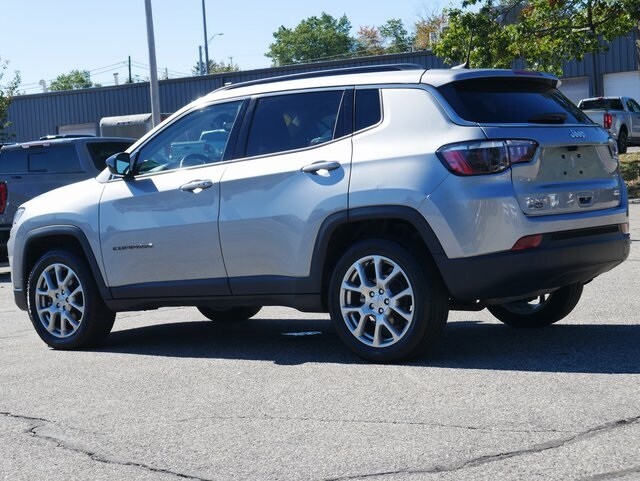 2022 Jeep Compass Latitude Lux Altitude photo 4