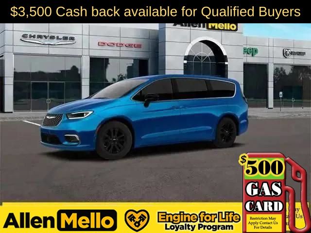 New Chrysler Pacifica for Sale in Nashua, NH | Allen Mello