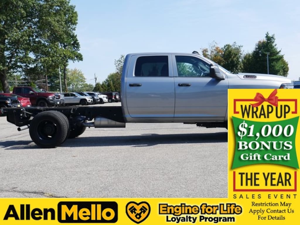 New 2023 Ram 3500 TRADESMAN CREW 4X4 60' CA Pickup