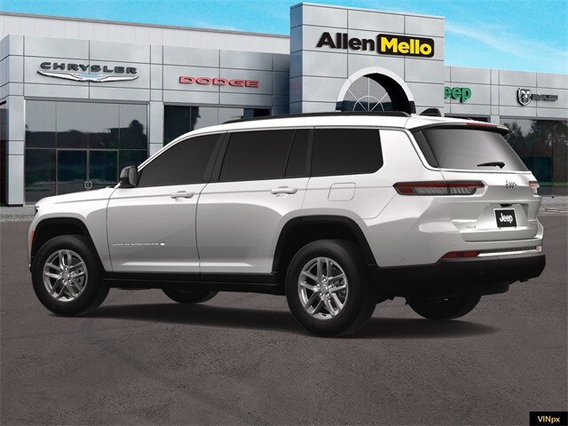 2025 Jeep Grand Cherokee Laredo photo 4