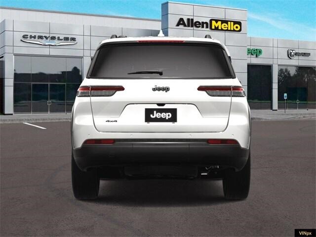 2025 Jeep Grand Cherokee Altitude photo 3