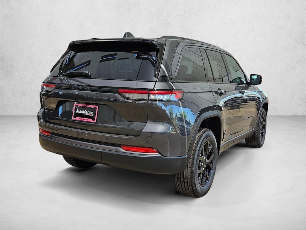 New 2026 Jeep Grand Cherokee Laredo Altitude SUV