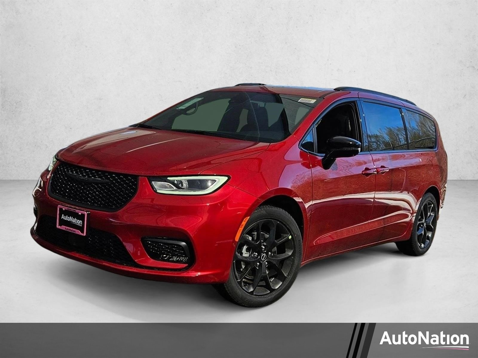 2026 Chrysler Pacifica Select's photo