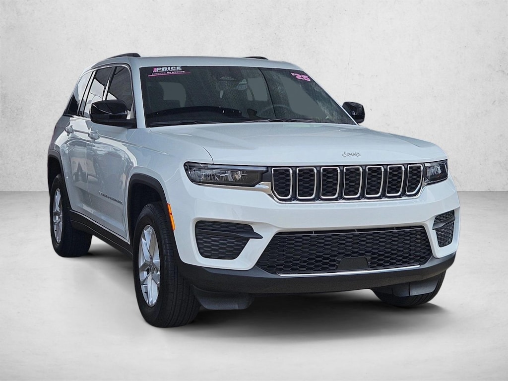 Used 2025 Jeep Grand Cherokee Laredo X Sport Utility