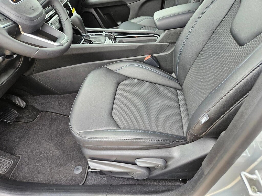 New 2026 Jeep Compass Latitude Altitude SUV