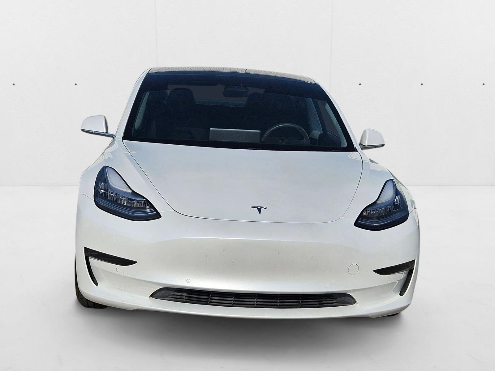 2020 Tesla Model 3 Standard Range photo 2