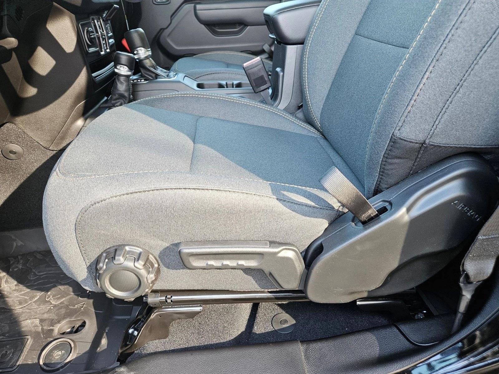 2026 Jeep Wrangler Sport photo 4