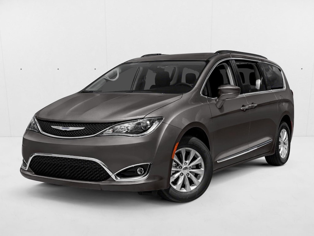 Used 2018 Chrysler Pacifica Touring L Mini-van Passenger