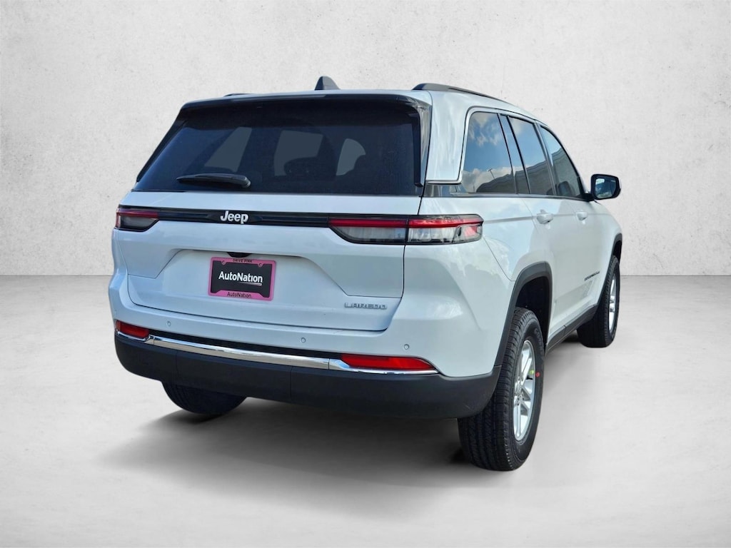 New 2025 Jeep Grand Cherokee Laredo SUV
