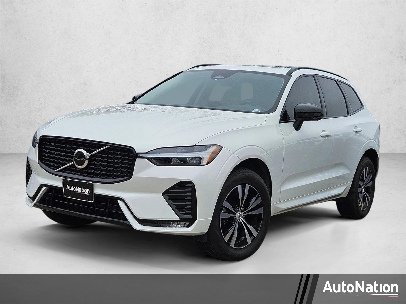2025 Volvo XC60 B5 Core Dark AWD's photo