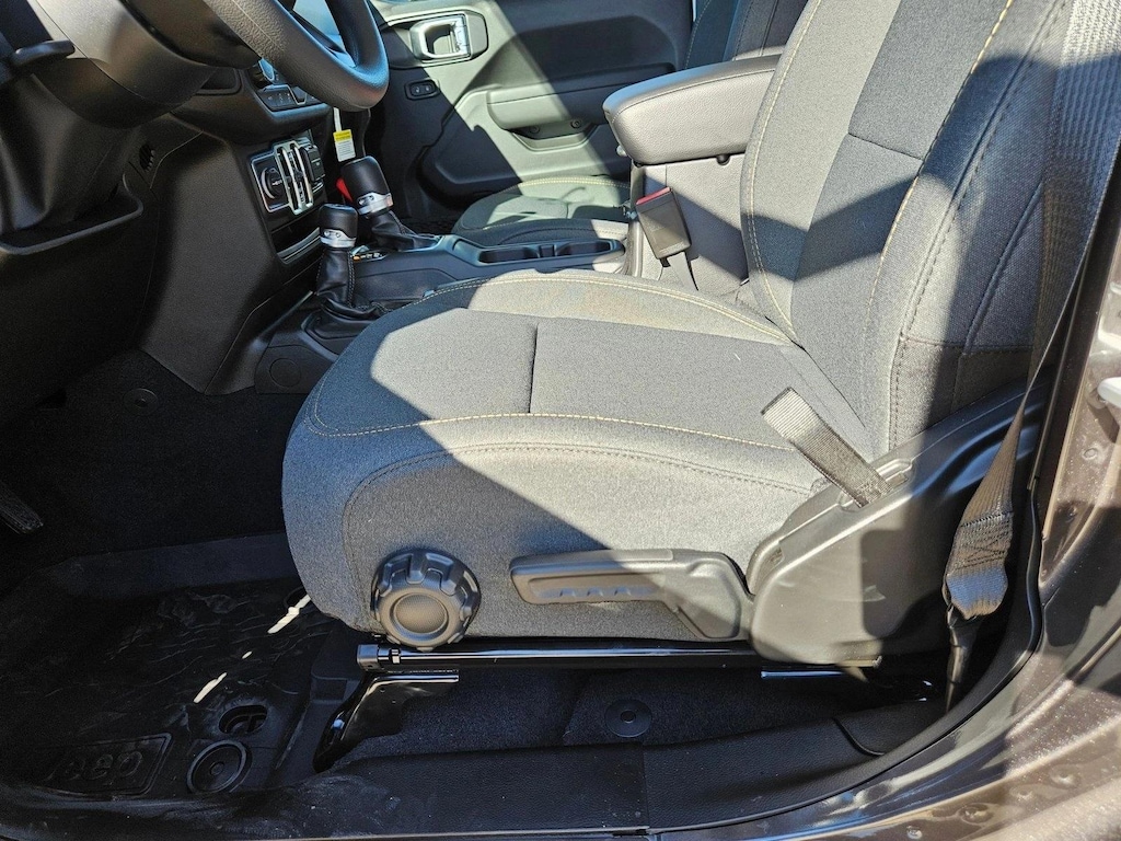 New 2026 Jeep Gladiator Sport Truck Crew Cab