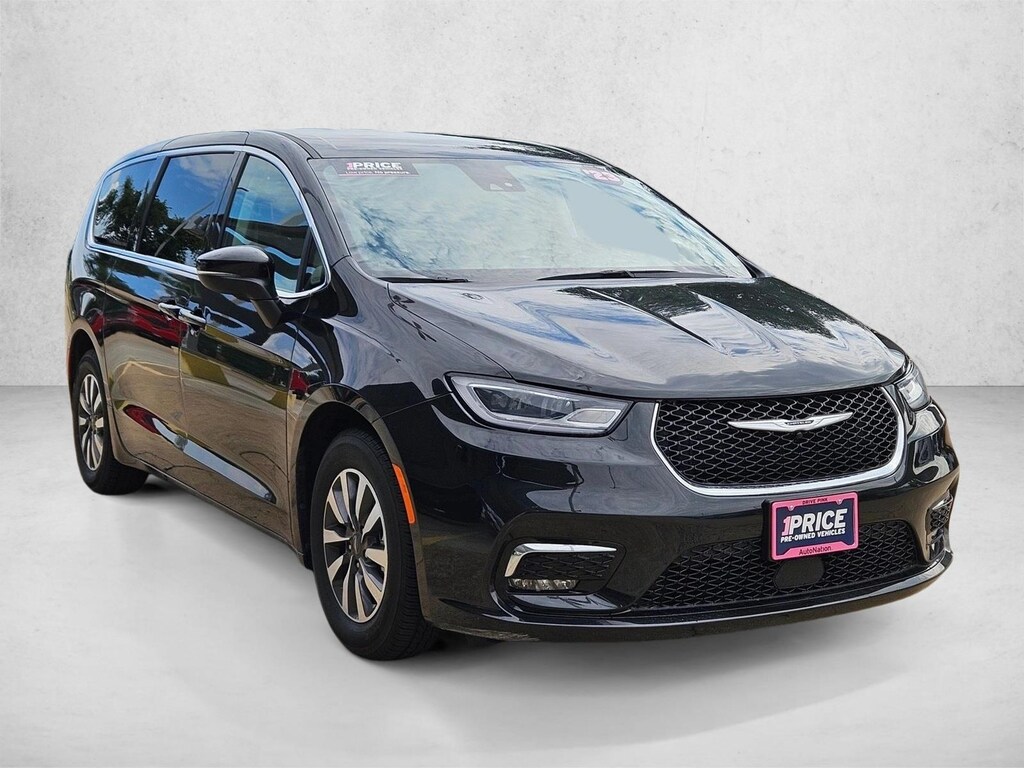 Used 2023 Chrysler Pacifica Hybrid Touring L Mini-van Passenger