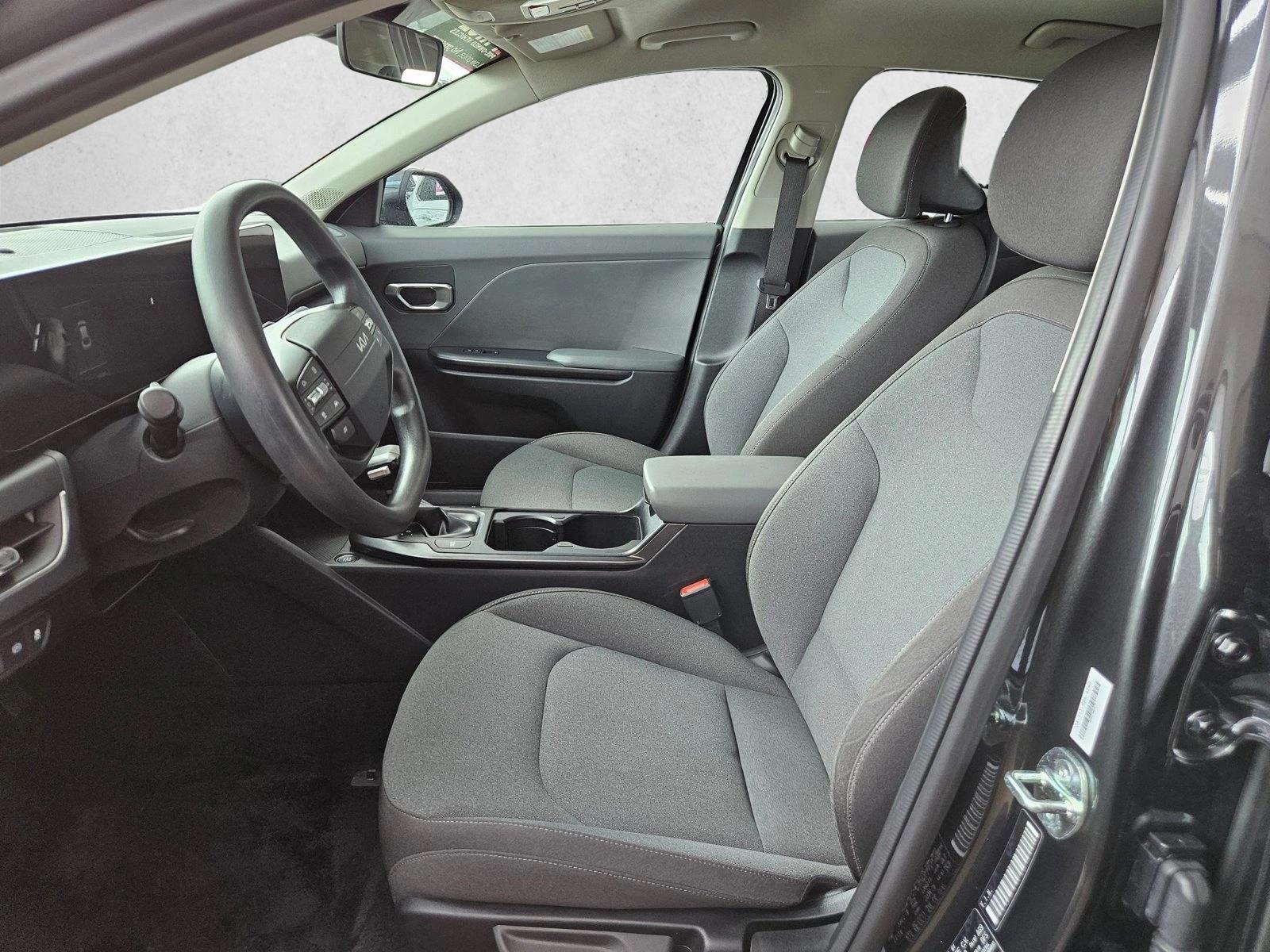 2025 Kia K4 LXS - Photo 10