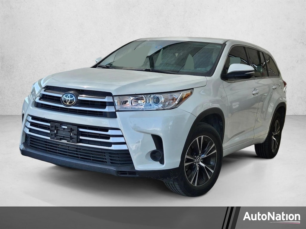 Used 2018 Toyota Highlander LE Sport Utility