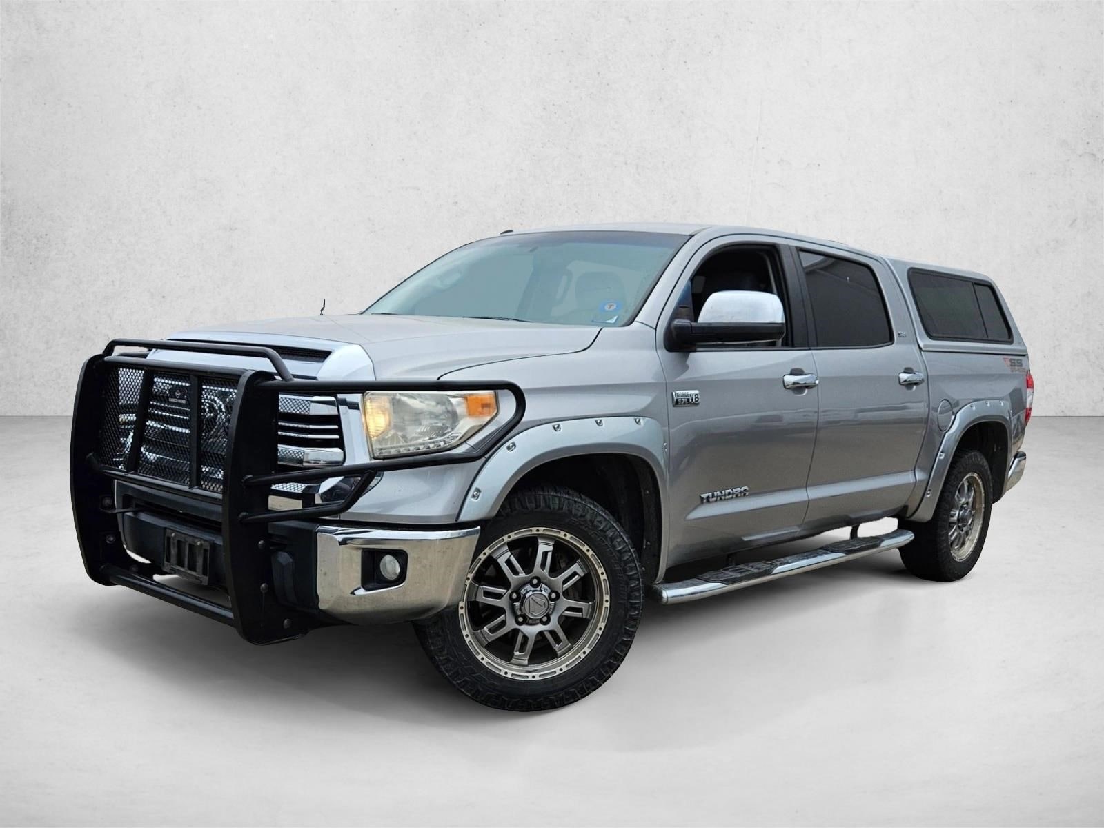 2015 Toyota Tundra SR5's photo