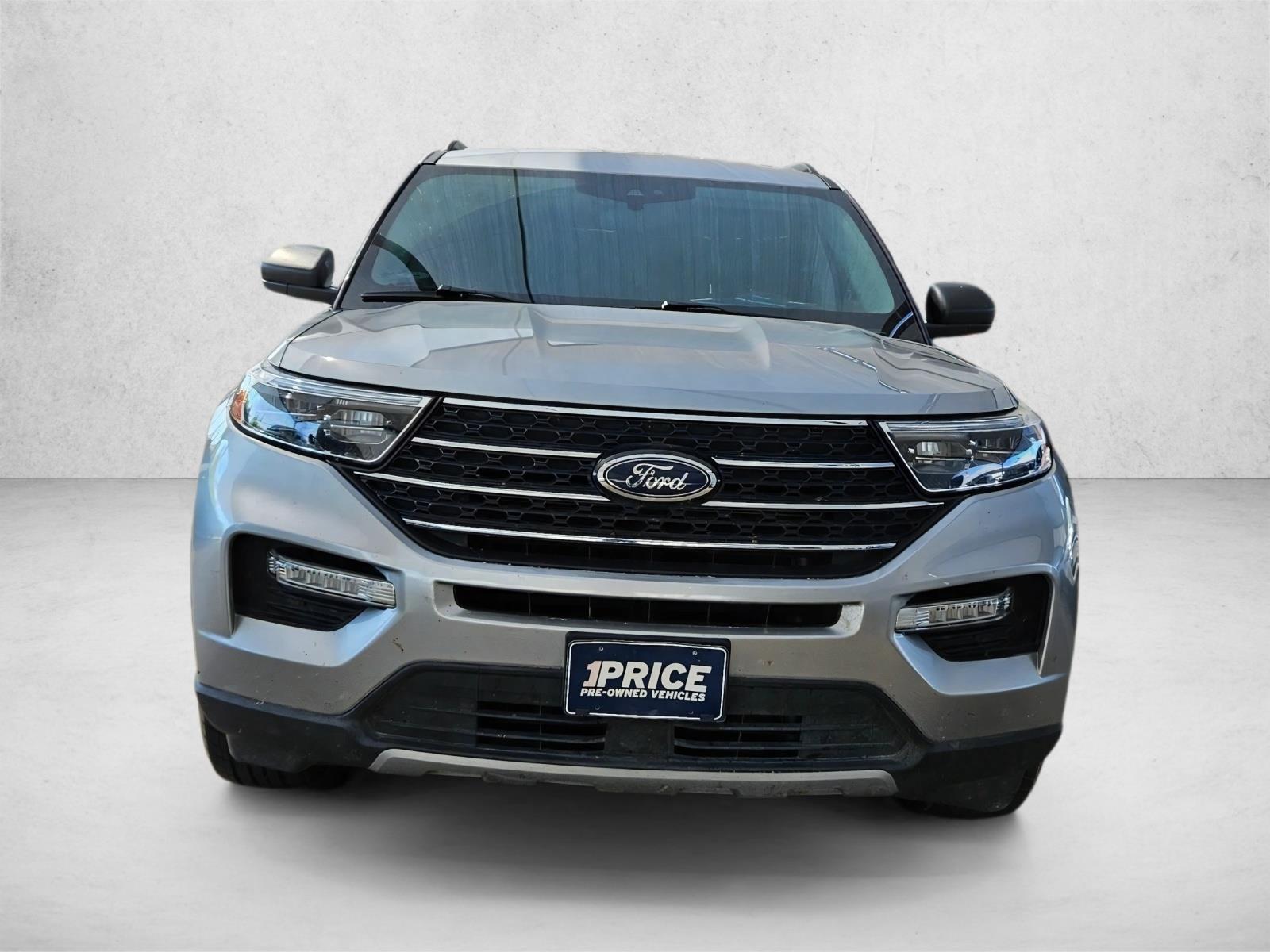 2022 Ford Explorer XLT photo 2