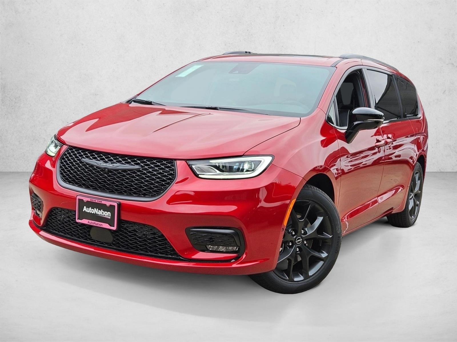 2026 Chrysler Pacifica Limited's photo