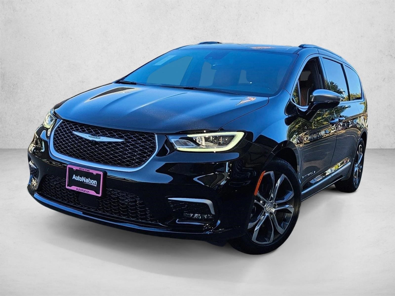 2026 Chrysler Pacifica Pinnacle's photo