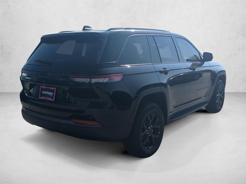 New 2026 Jeep Grand Cherokee Laredo Altitude SUV
