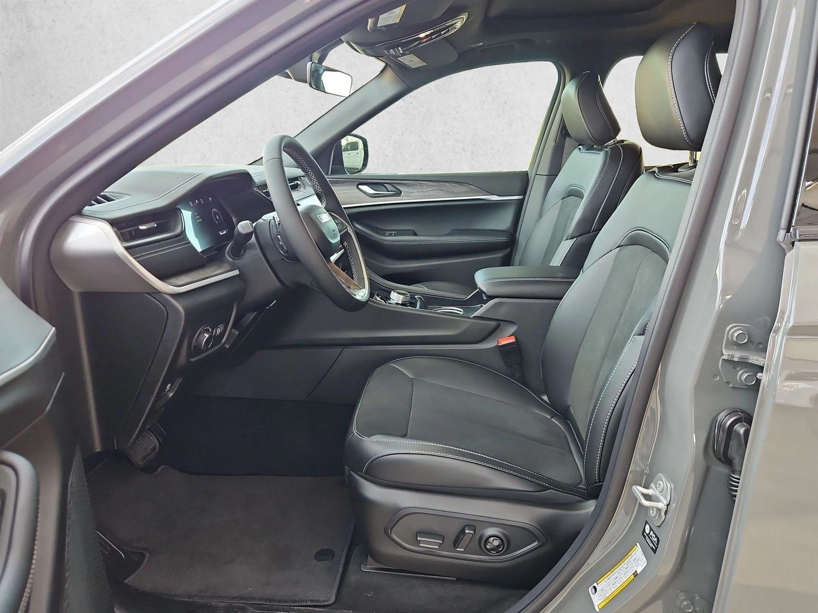 New 2027 Jeep Grand Cherokee L 3 Row Laredo Altitude SUV