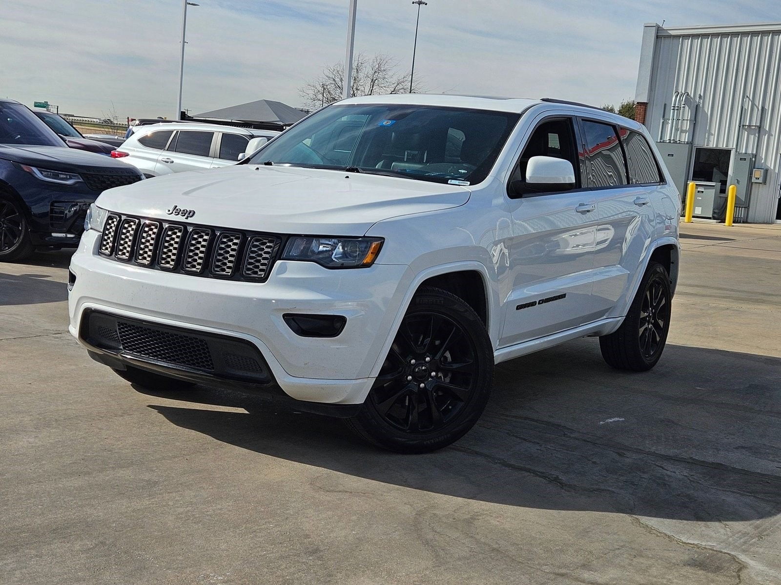 2017 Jeep Grand Cherokee Altitude's photo