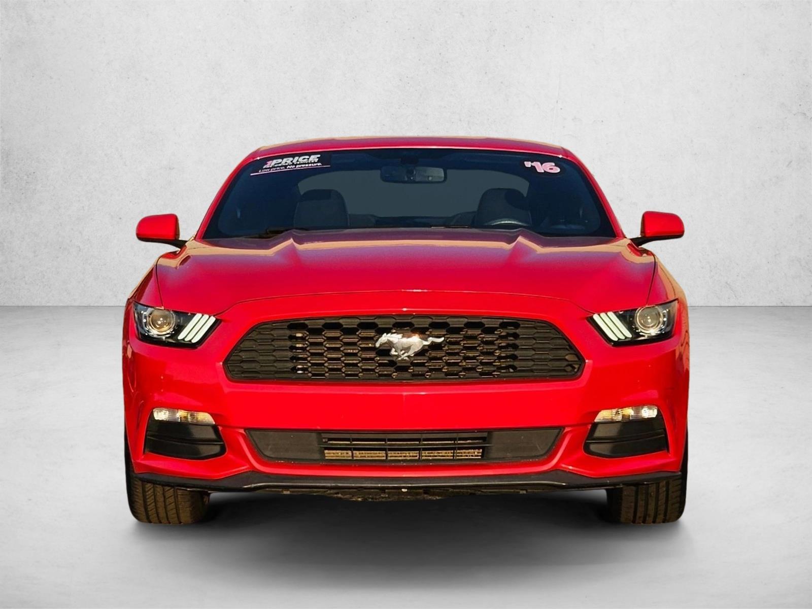 2016 Ford Mustang V6 photo 2