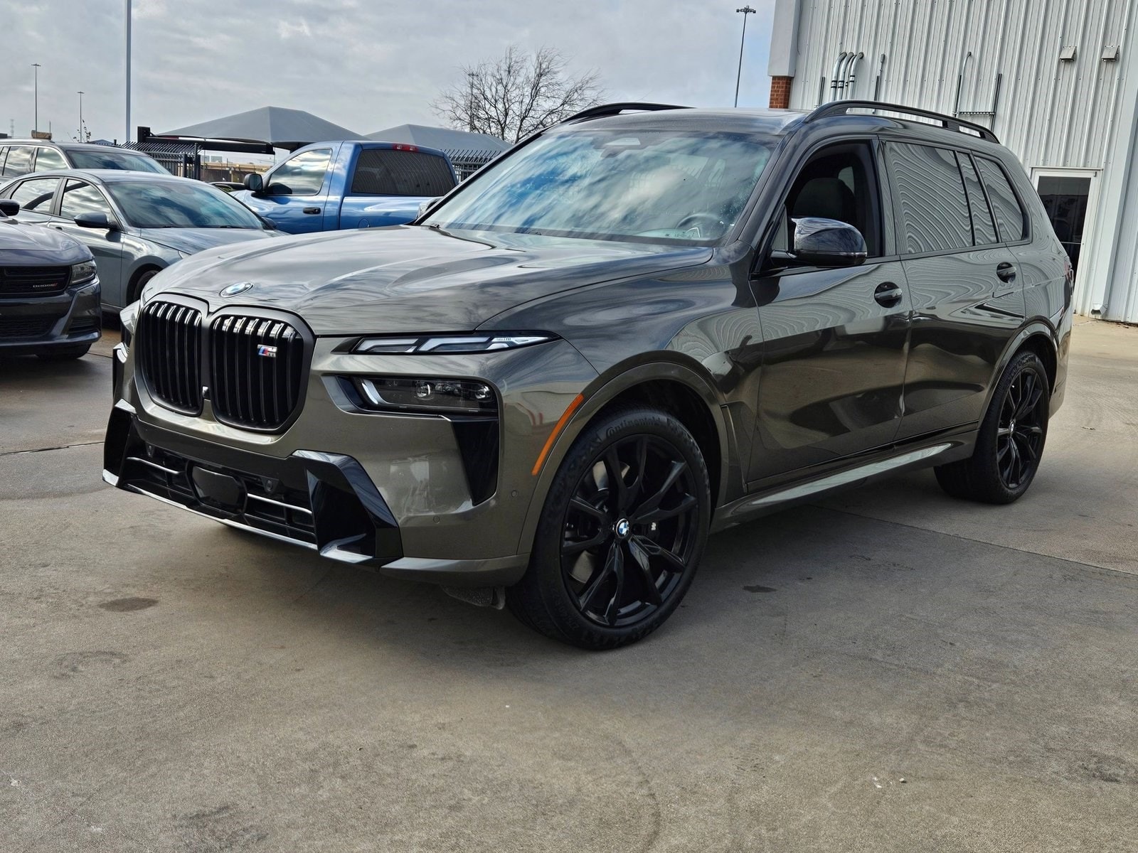 2024 BMW X7 M60i's photo