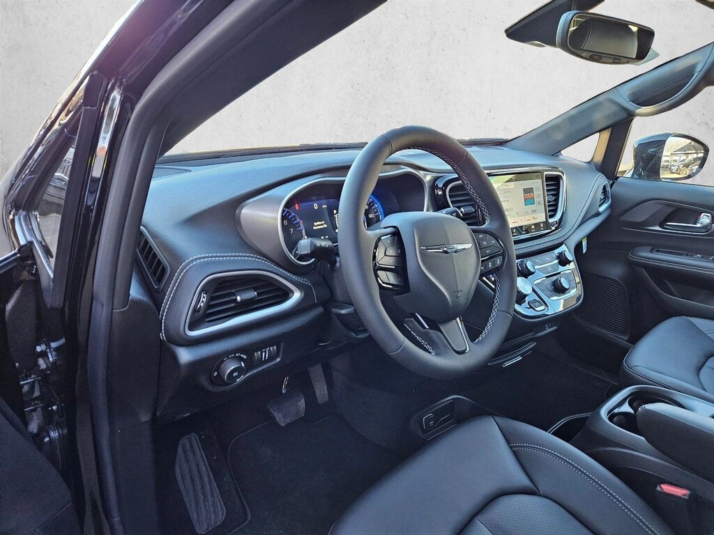 New 2026 Chrysler Pacifica Select Van Passenger Van